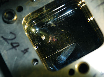 <a href='http://www.jamosaic.com/product/3.htm' class='text_a'>模具激光焊機</a>修復鏡面模具效果